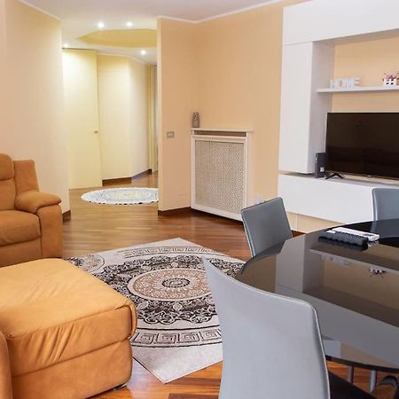 Appartamento Grazioso Con Parcheggio Privato 피아첸차 외부 사진