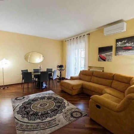 Appartamento Grazioso Con Parcheggio Privato 피아첸차 외부 사진