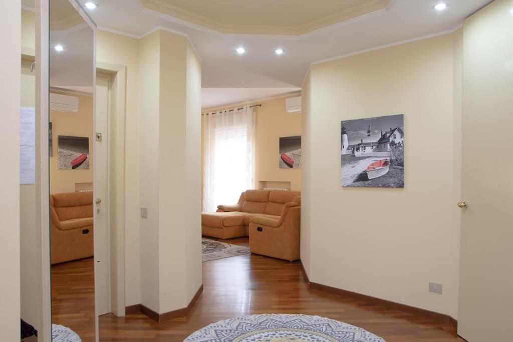 Appartamento Grazioso Con Parcheggio Privato 피아첸차 외부 사진